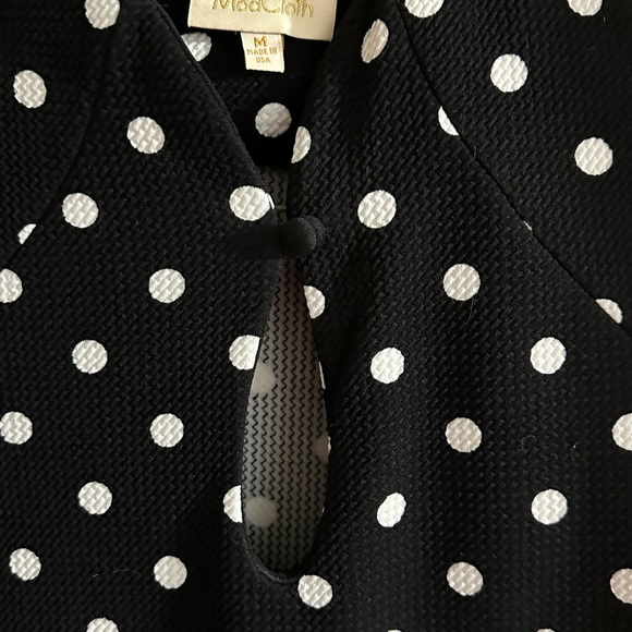ModCloth short sleeve, black with white polka dots keyhole shirt - Picture 3 of 4